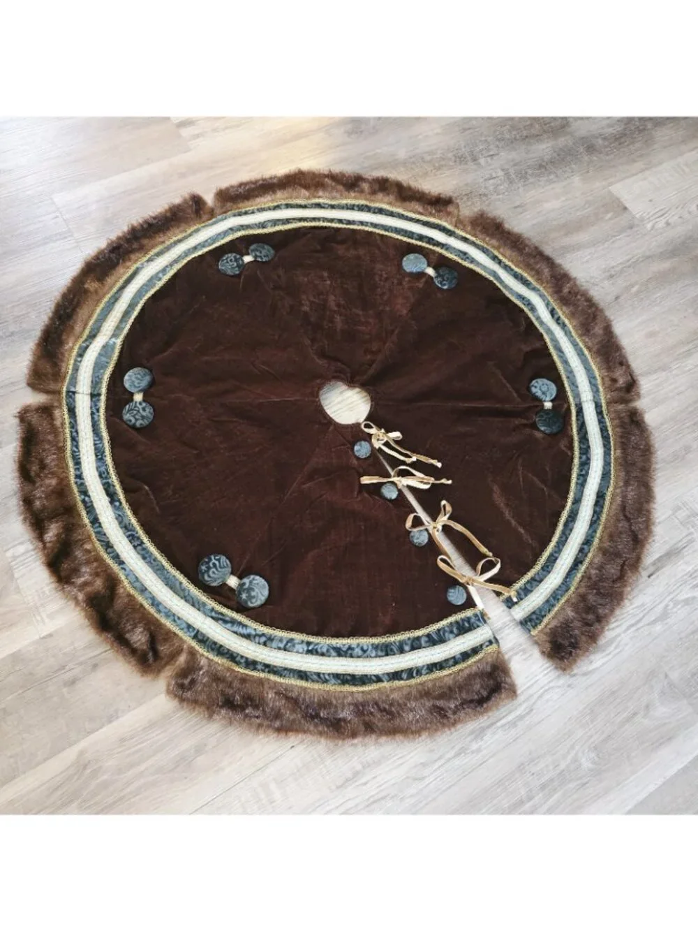 Victorian Brown Teal Velvet Christmas Tree Skirt Faux Fur Brocade Jacquard 46
